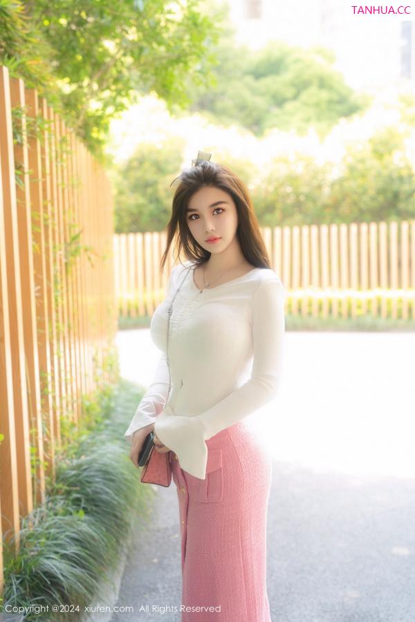 尹甜甜  [XiuRen]高清写真图 2024.07.17 No.8872 周jojobaby 丝袜美腿第15张图片